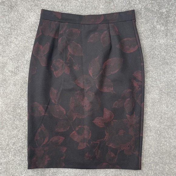 Susan Graver Dresses & Skirts - Susan Graver Skirt Womens Small Black Red Floral Pencil Pull On Stretch Comfort